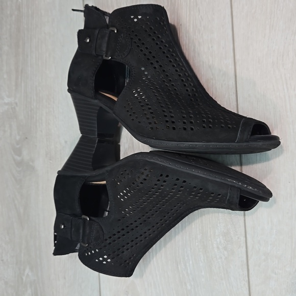 Earth Women's Keri Black Peep-Toe Ankle Boots Leather Heels Shoes Sz 6.5B - Picture 8 of 10